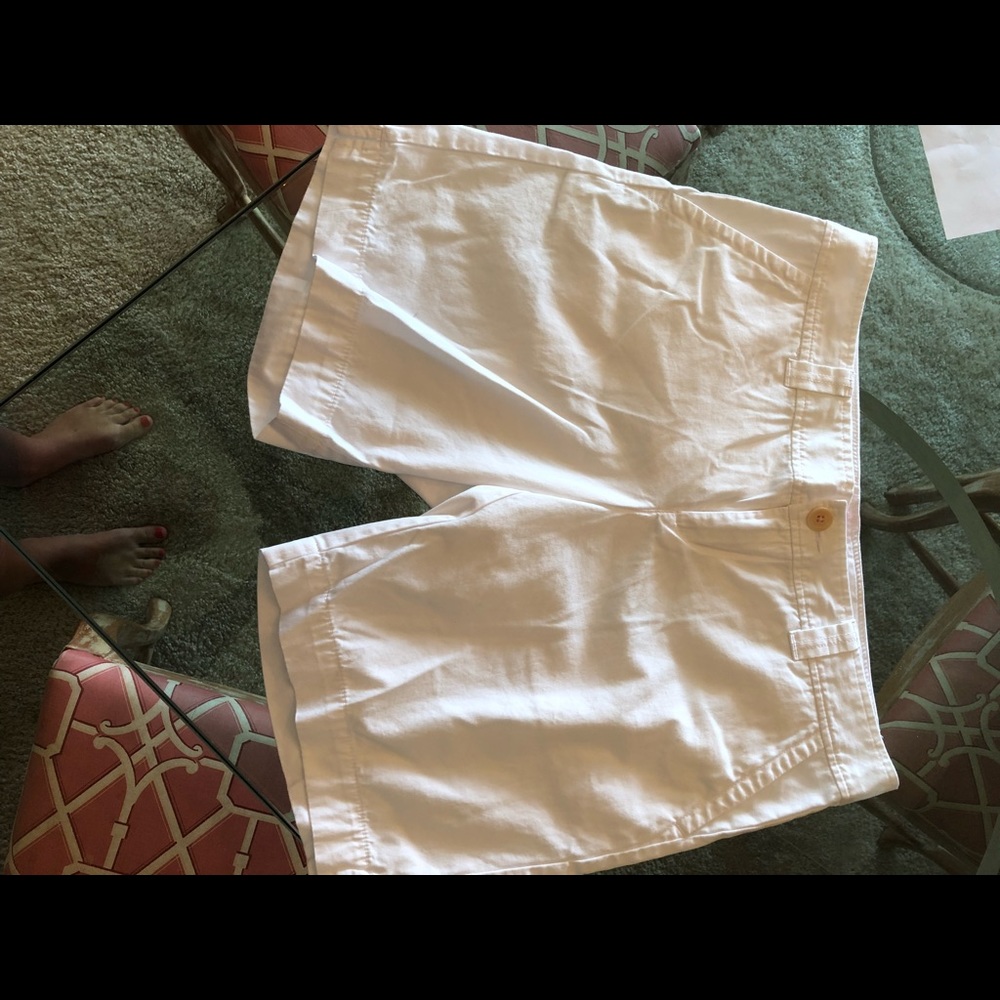 Ladies Lilly Pulitzer size 12 white shorts